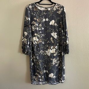 Old Navy Grey Floral Long Bell Sleeve Shift Dress Keyhole Back Size Small